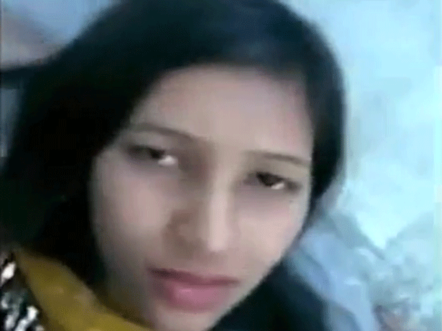 Desi bald pussy fucking leaked MMS video